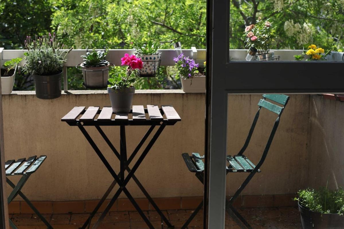 Apartment Beau 4 Pieces Dans Coin De Verdure *