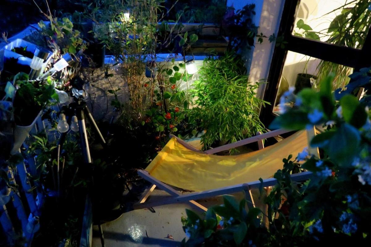 Beau 4 Pieces Dans Coin De Verdure