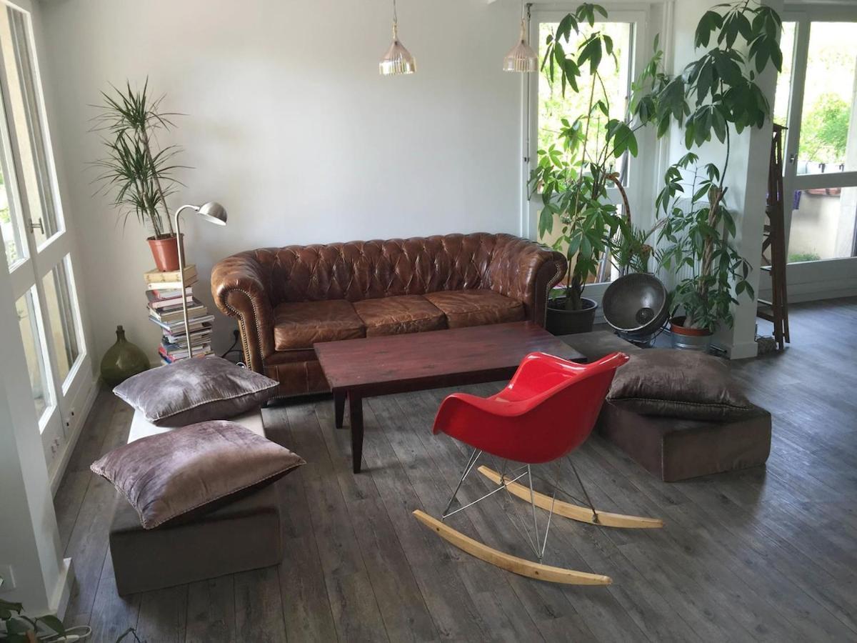 Beau 4 Pieces Dans Coin De Verdure *
